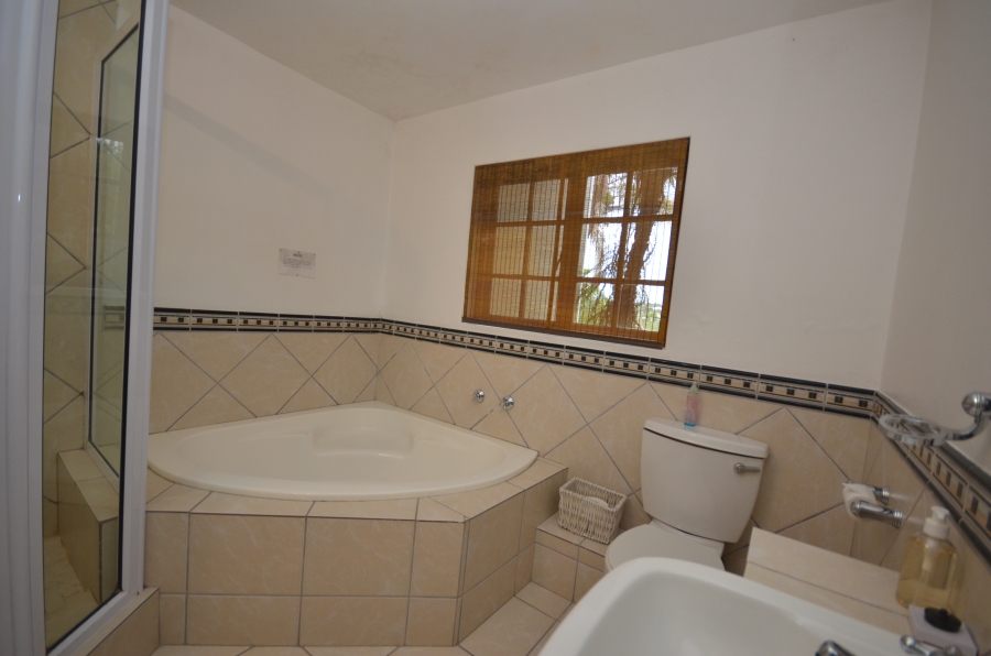 9 Bedroom Property for Sale in Nahoon Eastern Cape
